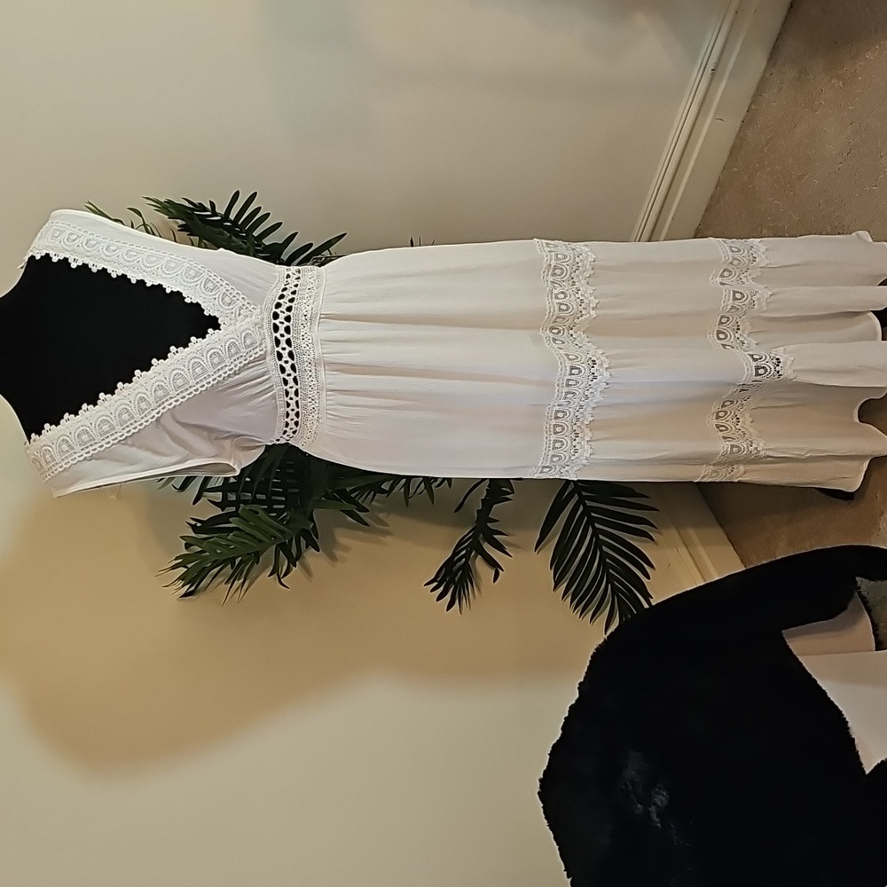 EDITE MODE Elegant White Sleeveless Maxi Dress - Picture 2 of 5